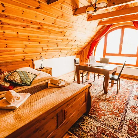 Guest house Dwor Zascianek 3*